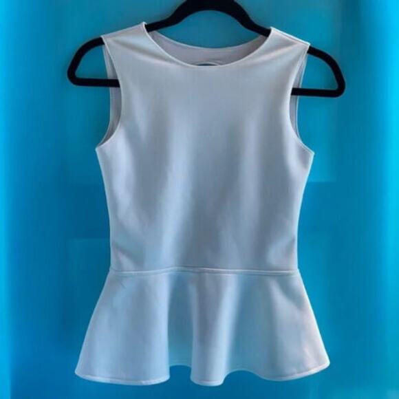 NWOT Boulee Women's White Crew Neck Open Back Peplum Sleeveless Top Size 2 - Picture 2 of 11